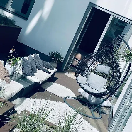 Premium 2 Bedroom With Ground Floor Terrace And A Personal Little Cinema 公寓 塔林