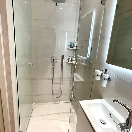 公寓 Premium 2 Bedroom With Ground Floor Terrace And A Personal Little Cinema 塔林