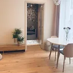 Premium 2 Bedroom With Ground Floor Terrace And A Personal Little Cinema Daire