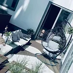 Premium 2 Bedroom With Ground Floor Terrace And A Personal Little Cinema Apartamento Tallin