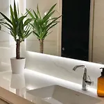 Premium 2 Bedroom With Ground Floor Terrace And A Personal Little Cinema 公寓