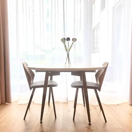 Premium 2 Bedroom With Ground Floor Terrace And A Personal Little Cinema Apartment
